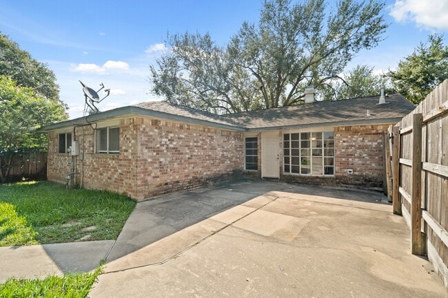 Building Photo - 13542 Wimbledon Dr