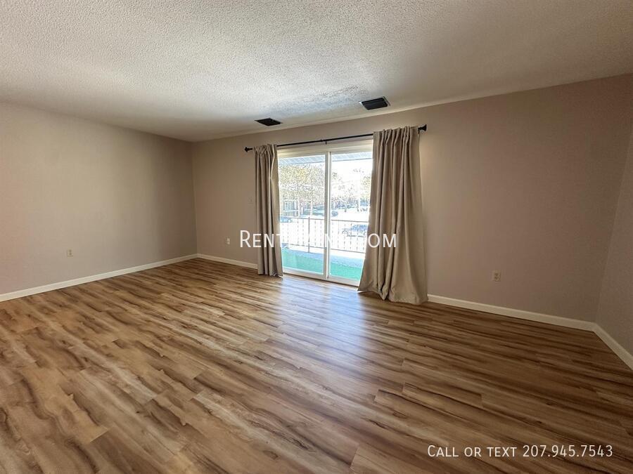 Building Photo - 50 Longrale Park