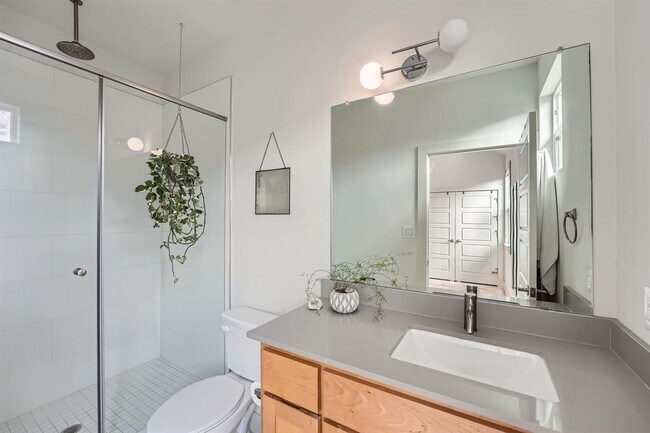 Building Photo - 7311 Providence Ave