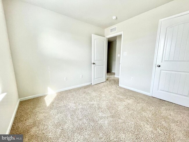 Building Photo - 87 Filbert Dr
