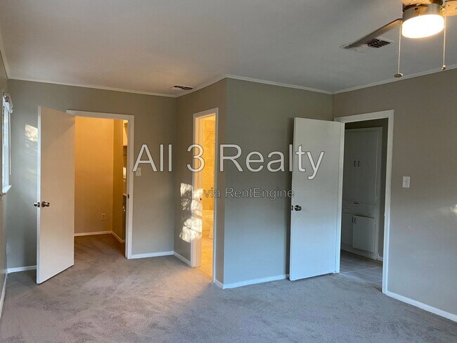 Building Photo - 1717 Robison Hill Rd