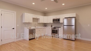 Building Photo - 6 Endicott Ct