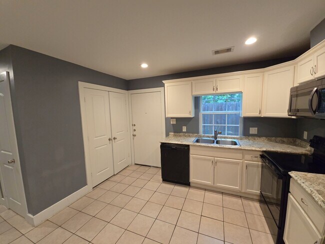 Building Photo - 11435 Raincove Dr