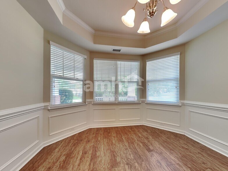 Building Photo - 13527 Provincial Ct
