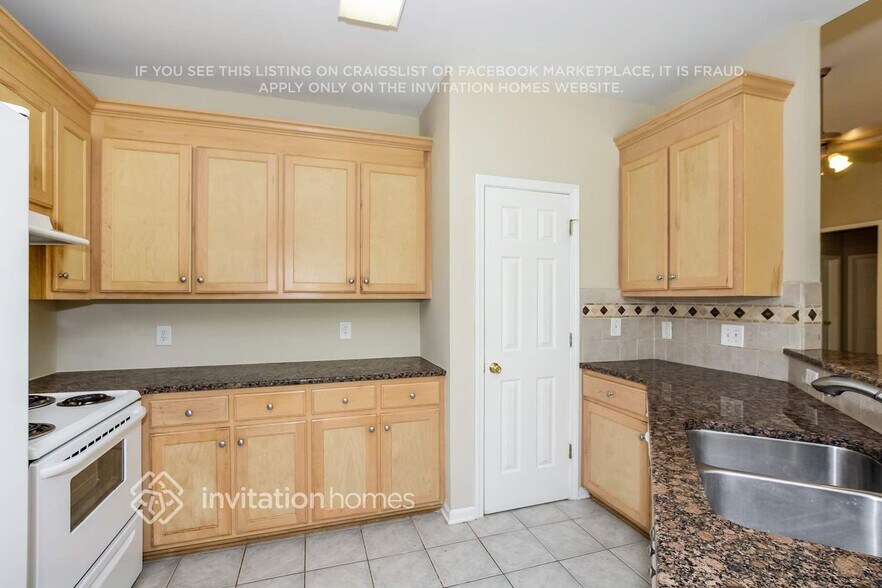 Building Photo - 15020 Woodstar Rd