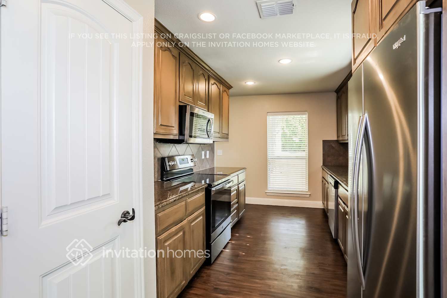 Building Photo - 2101 Colonial Dr