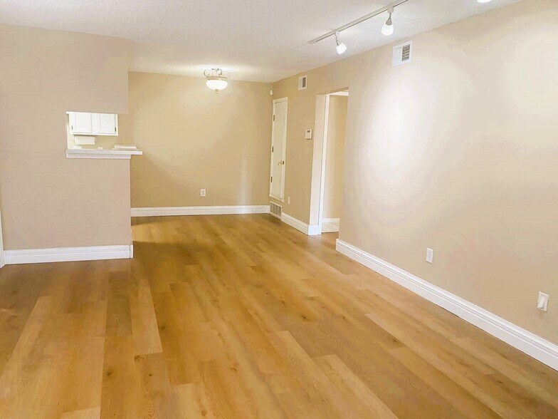 Building Photo - 4400 S Quebec St