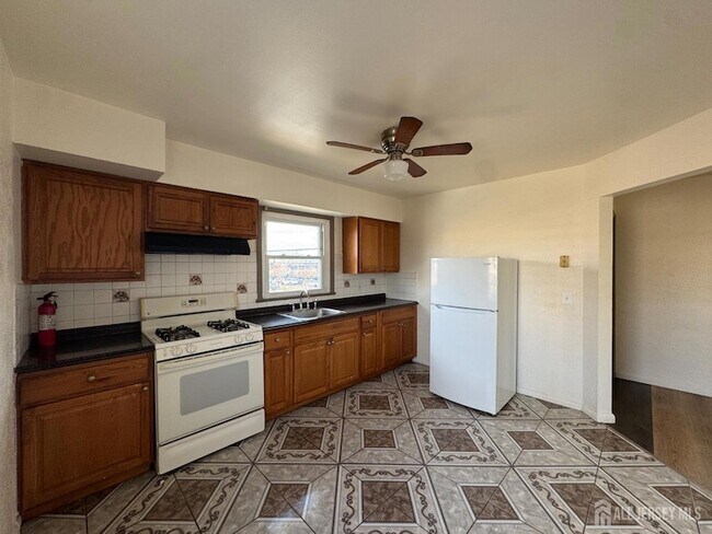 Building Photo - 34 Carteret Ave