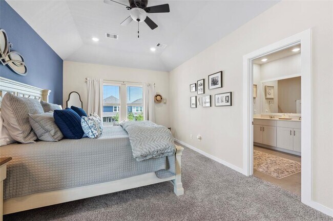 Building Photo - 614 Seabreeze Dr