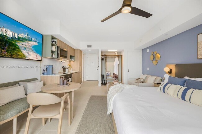 Building Photo - 159 NE 6th St