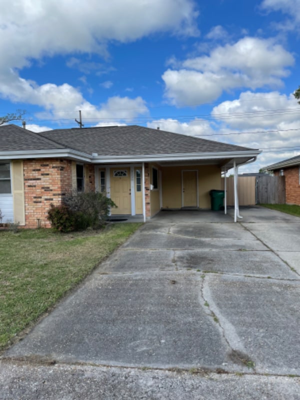 Building Photo - 2228 Potomac Dr