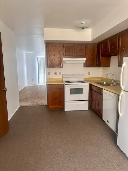 Building Photo - 1124 Camellia Dr