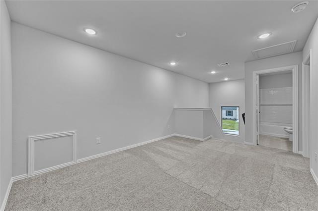 Building Photo - 533 Meadow Run Dr