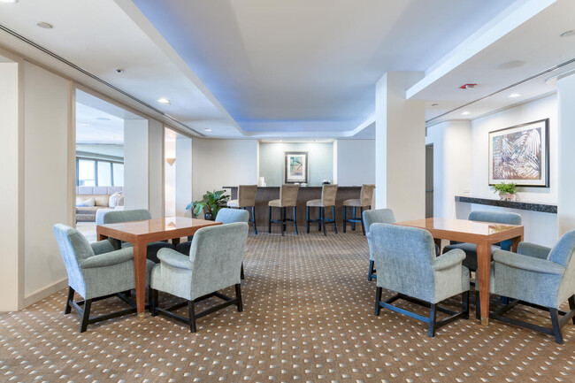 Building Photo - 525 S Flagler Dr