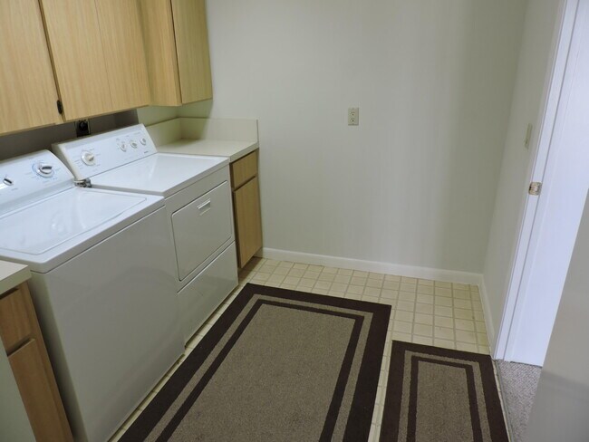 Building Photo - 701 Seafarer Cir