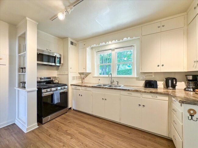 Building Photo - 419 Orchard Dr