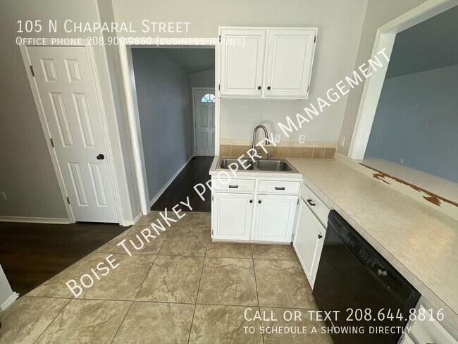 Building Photo - 105 N Chaparal St