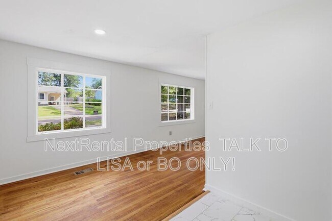 Building Photo - 2033 Carolyn Ln