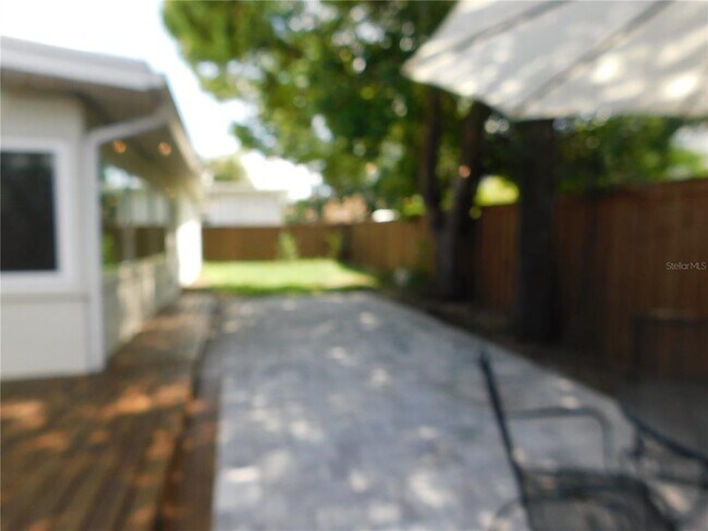 Building Photo - 2252 Howard Dr