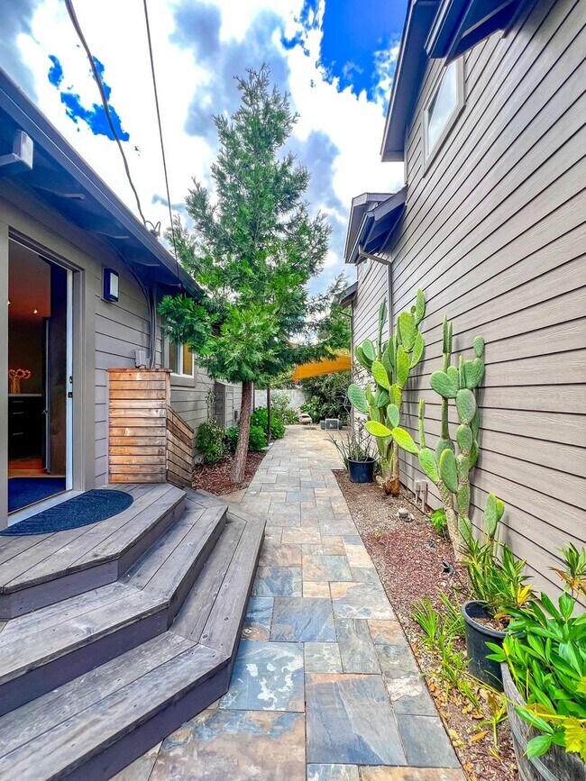 Building Photo - Beautiful Single-Level Home Located in the...