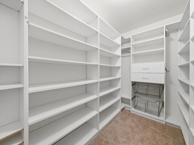 Building Photo - 399 Pine Lake Cir