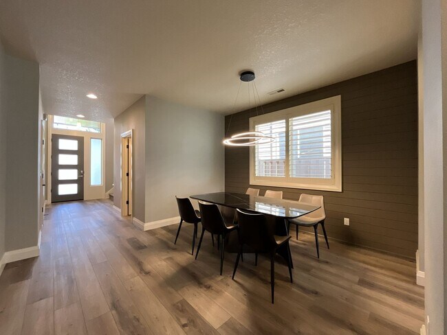 Building Photo - Elegant South Cooper Mountain Home with 4 Bedrooms, Bonus Room, Main-Level Suite & Designer Finishes