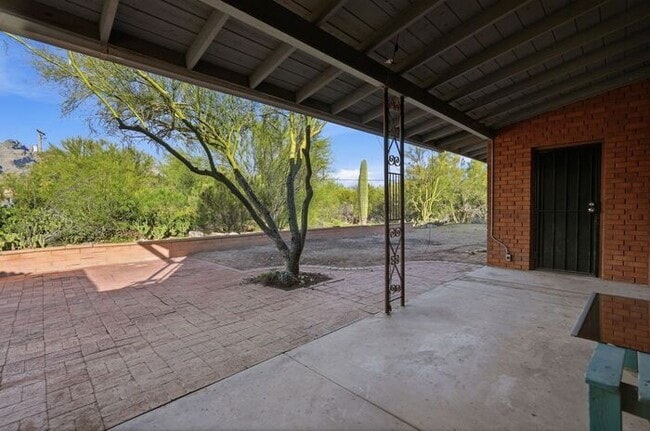 Building Photo - 2235 E Camino el Ganado