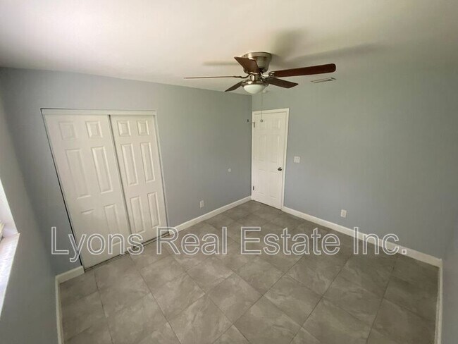 Building Photo - 4200 Pine Drop Ln