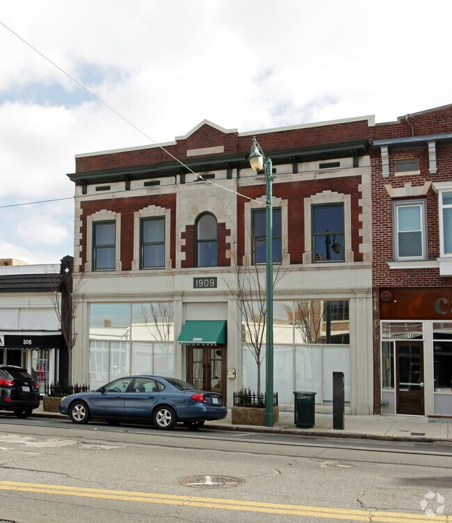 Building Photo - 310 S Main St