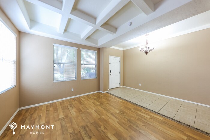Building Photo - 15066 W Bloomfield Rd