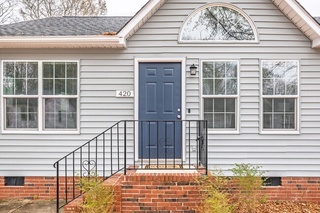 Building Photo - 420 Alpha St