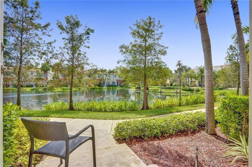 Building Photo - 256 SW 6th Ct