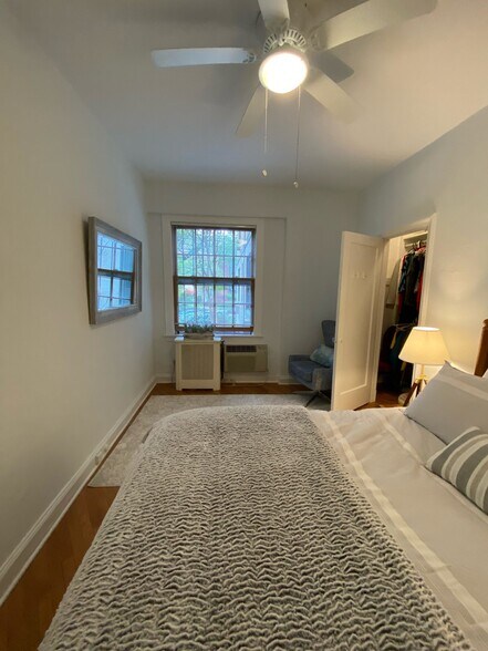 Building Photo - 2032 Belmont Rd NW