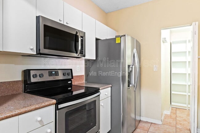 Building Photo - 4215 Ne-22 Dr