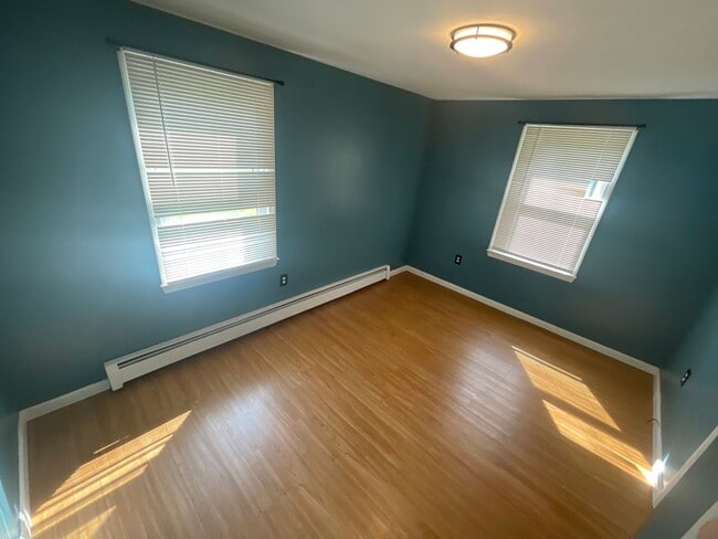 Building Photo - For Rent – 4 Bed, 2 Bath Home w/ Garage & ...