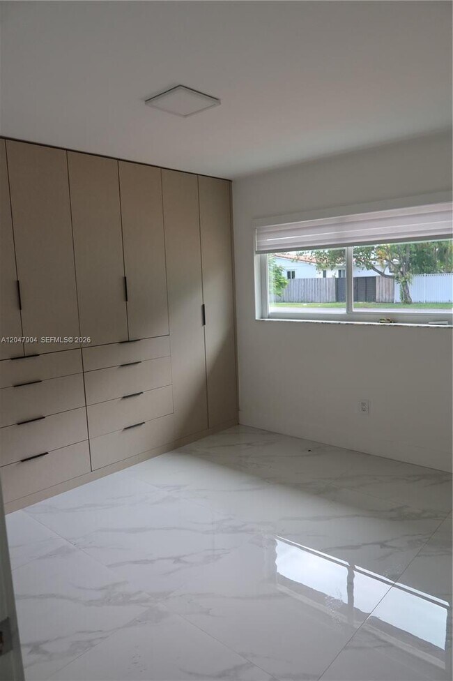 Building Photo - 4401 SW 102nd Pl