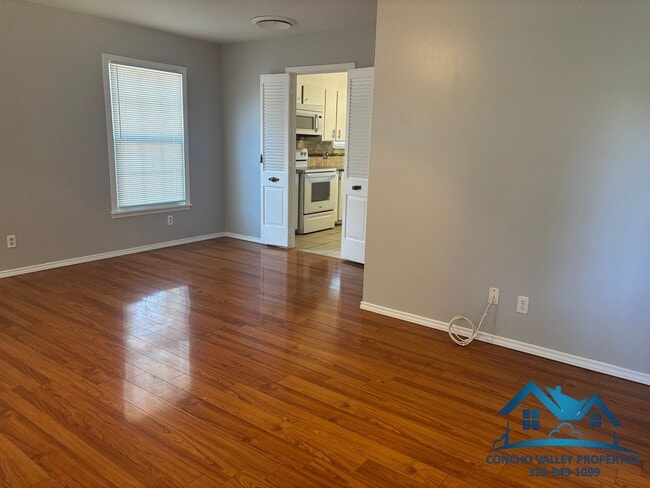 Building Photo - For Rent - 4 Bed/2 Bath near ASU