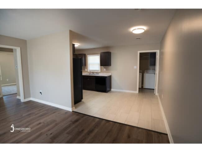 Building Photo - Craighills - Remodeled