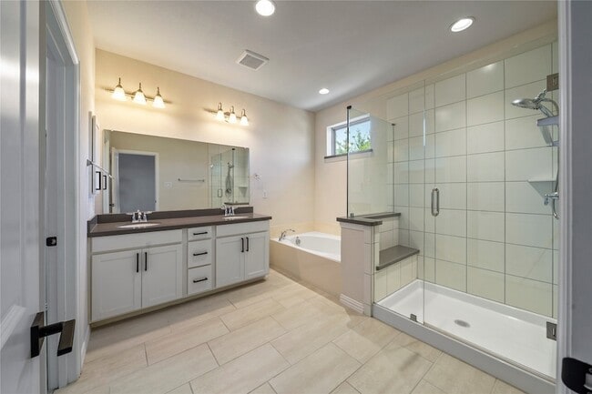 Building Photo - 17769 Shumard Oak Dr