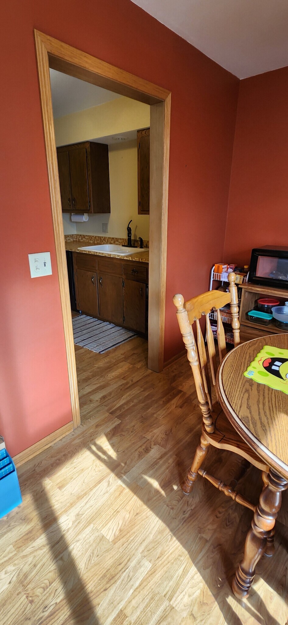 Dinning room into kitchen - 524 Marshal Ct
