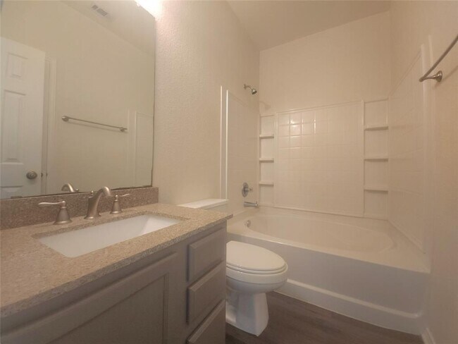 Building Photo - 205 Beech Dr