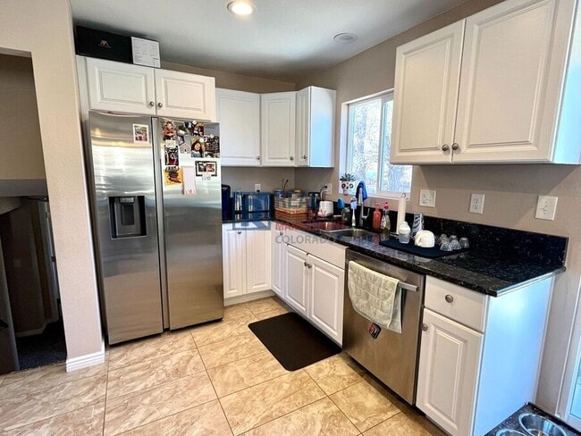 Building Photo - 2550 Bellamy St