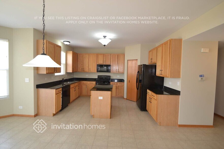 Building Photo - 7913 Cavalier Dr