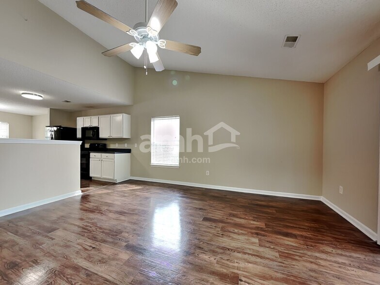 Building Photo - 25 Waterway Dr