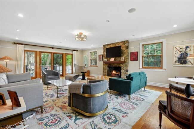 Building Photo - 236 Long Hill Dr