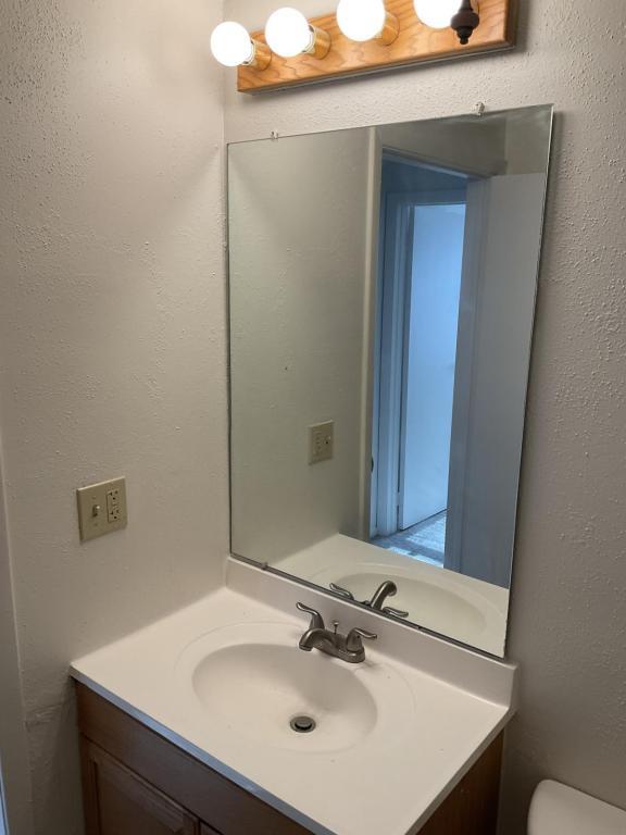 Building Photo - 310 Briar Manor