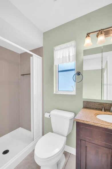 Building Photo - 2336 Malcolm Dr