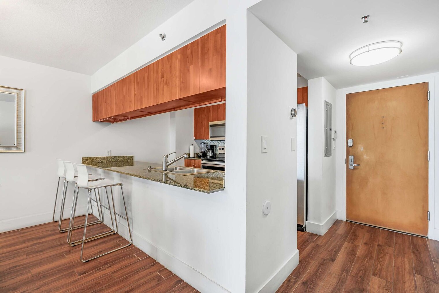 Building Photo - 1200 Brickell Bay Dr