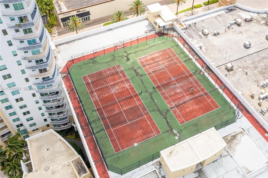 Building Photo - 1745 E Hallandale Beach Blvd