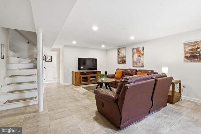 Building Photo - 7024 Lee Park Ct